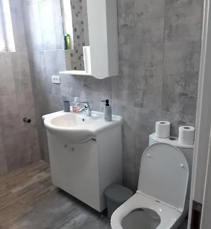 Tudor Mamaia Sat * ナボダリ