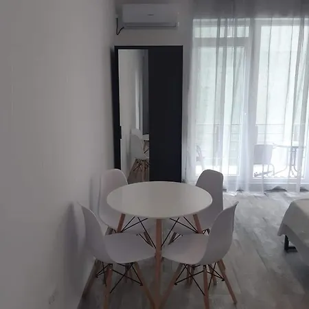 Tudor Mamaia Nord Apartment *